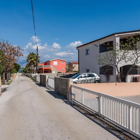 Apartman With Parking Space - 22948 Vir