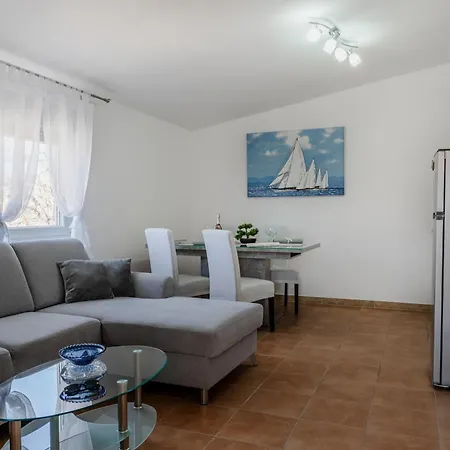 With A Parking Space - 22948 Apartment Vir