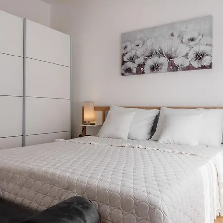 Apartment With A Parking Space - 22948 Vir